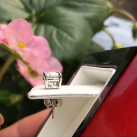 1.5ctw diamond stud earrings - Picture 6 of 6